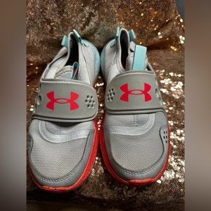 Under Armor girls running shoe